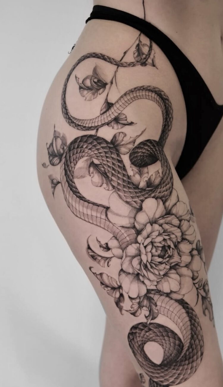 Große Tattoos für Menschen, die sicher sein wollen 3 Blumen Tattoo am Oberschenkel Berlin