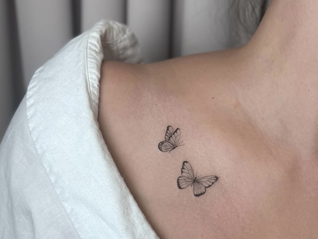 Fineline Schmetterling Tattoo Berlin