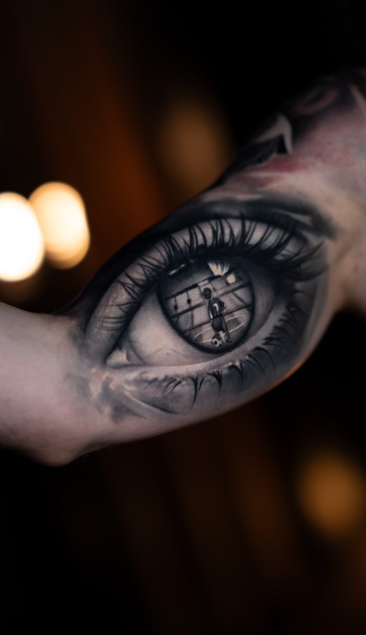 Detailreiches Black and Grey Tattoo gestochen in Berlin Schöneberg