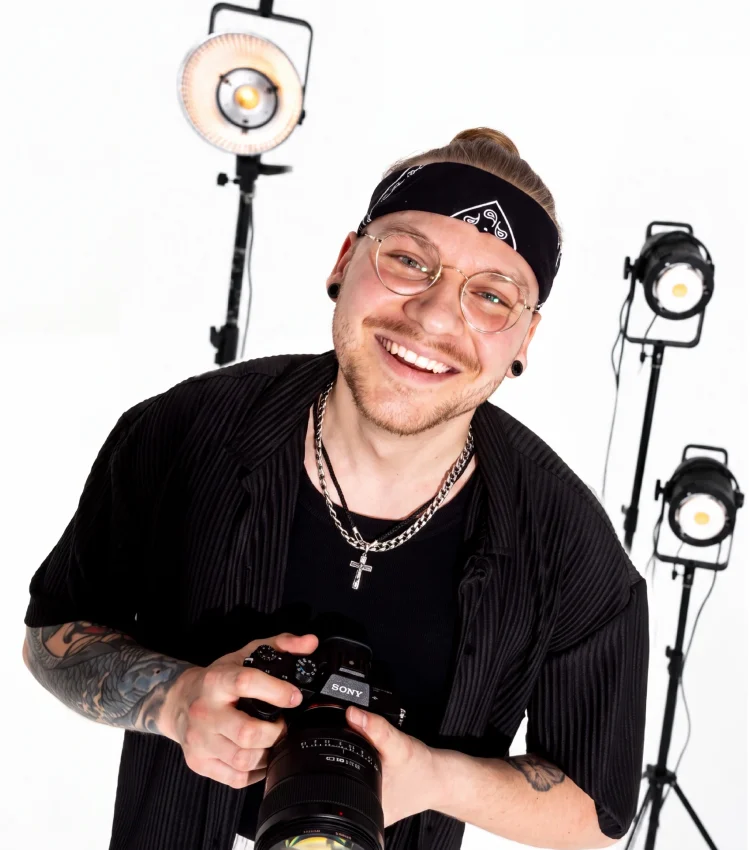 Andrii Tätowierer aus Berlin spezialisiert sich auf Realismus und Farbrealismus Tattoo in Berlin Schöneberg